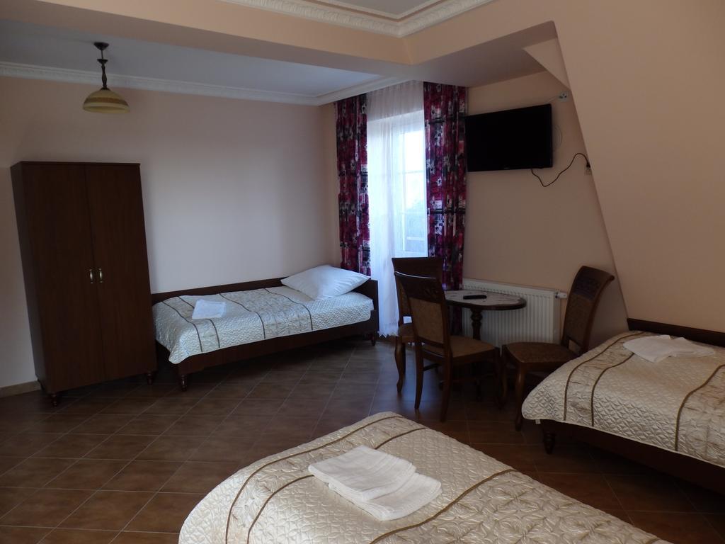 Dwor Bartnika Bed & Breakfast Narewka Room photo